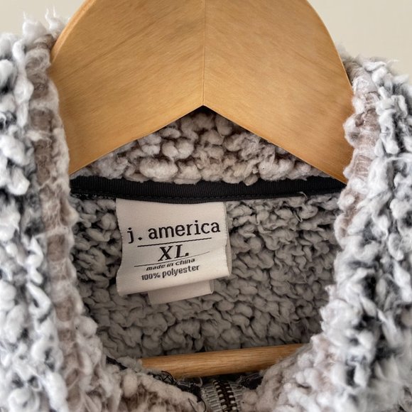 Poshmark Fleece - Picture 3 of 4